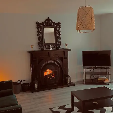 Feriehus Central Modern Town House Moville
